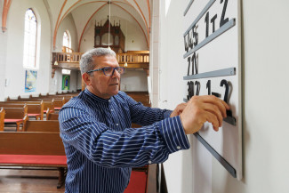 Küster Küsterdienst Abendmahl Kirche 37